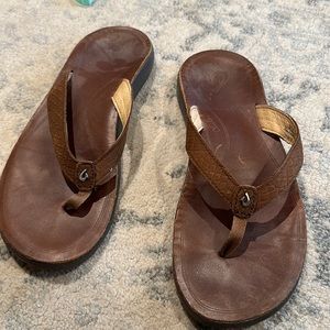 Olukai leather flip flop